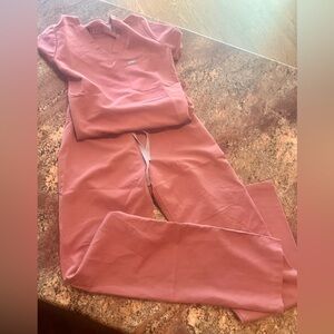 Mauve Figs Scrub Set-barely worn.